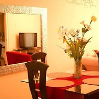 Gold Coast Luxurious and Stylish Condo