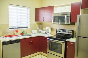 Gold Coast Luxurious and Stylish Condo