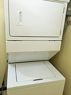 Gold Coast Luxurious and Stylish Condo