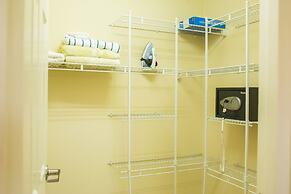 Gold Coast Luxurious and Stylish Condo