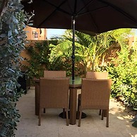 Gold Coast Luxurious and Stylish Condo