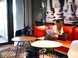 ibis Sens Hotel