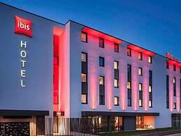 ibis Sens Hotel
