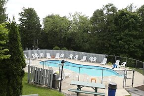 Evergreen Hill Condominiums