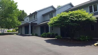 Evergreen Hill Condominiums