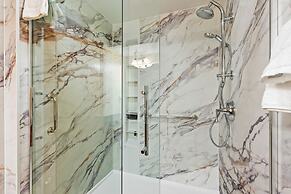 Evergreen Hill Condominiums