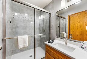 Evergreen Hill Condominiums