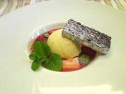 Tosawashi Kougeimura QRAUD