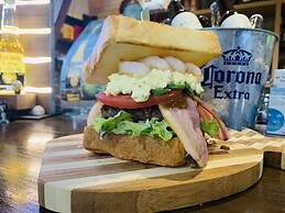 Ma-Blue Garden House