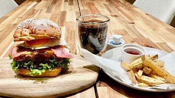 Ma-Blue Garden House