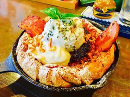 Ma-Blue Garden House