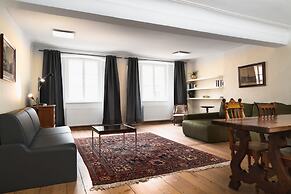 Golden Roof Apartments by Penz