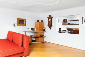 Golden Roof Apartments by Penz