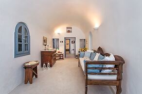 Skala Cave by Thireon