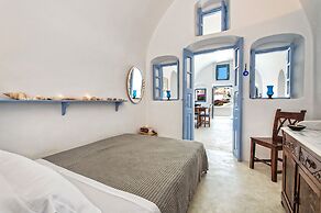 Skala Cave by Thireon