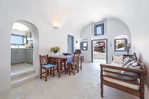 Skala Cave by Thireon