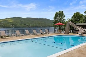 Hotel Sun Castle Resort, Lake George, United States of America - Lowest ...