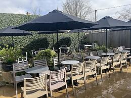 Priory Tearooms Burford With Rooms