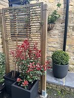 Priory Tearooms Burford With Rooms