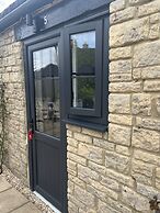 Priory Tearooms Burford With Rooms