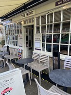 Priory Tearooms Burford With Rooms