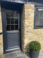 Priory Tearooms Burford With Rooms