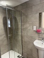 Priory Tearooms Burford With Rooms