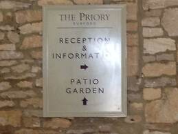 Priory Tearooms Burford With Rooms
