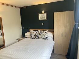 Priory Tearooms Burford With Rooms