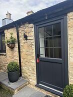 Priory Tearooms Burford With Rooms