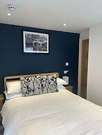 Priory Tearooms Burford With Rooms