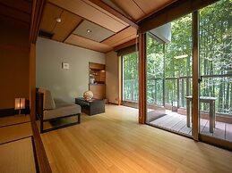 Yamanaka Onsen Kuriya Yasohachi