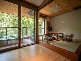 Yamanaka Onsen Kuriya Yasohachi