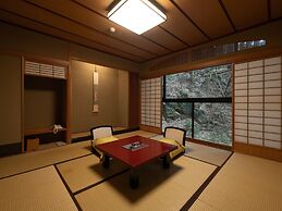 Yamanaka Onsen Kuriya Yasohachi