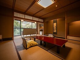 Yamanaka Onsen Kuriya Yasohachi