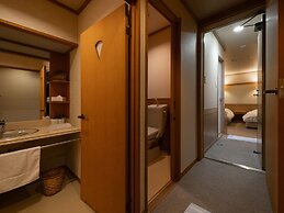Yamanaka Onsen Kuriya Yasohachi