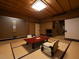 Yamanaka Onsen Kuriya Yasohachi