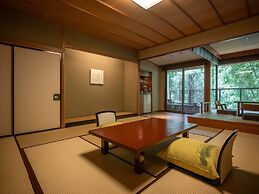 Yamanaka Onsen Kuriya Yasohachi
