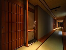 Yamanaka Onsen Kuriya Yasohachi