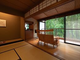 Yamanaka Onsen Kuriya Yasohachi