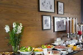 Bespoke Trendy Hotel Hanoi