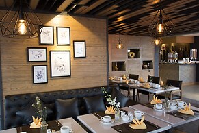 Bespoke Trendy Hotel Hanoi