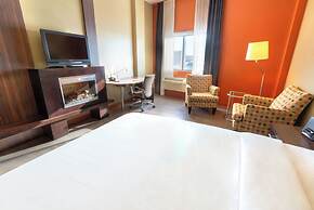 Hôtel Must –  Aéroport de Québec par JARO