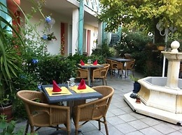 Hotel Orange Marine