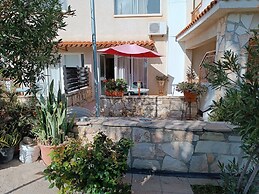 Rantzo Holiday Apartments