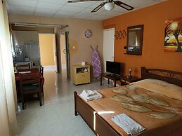 Rantzo Holiday Apartments