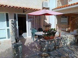 Rantzo Holiday Apartments