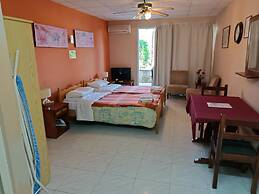 Rantzo Holiday Apartments