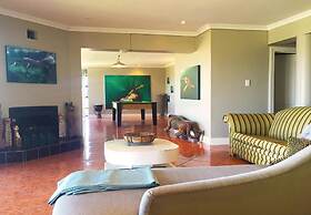 Fly me to the Moon Guest House