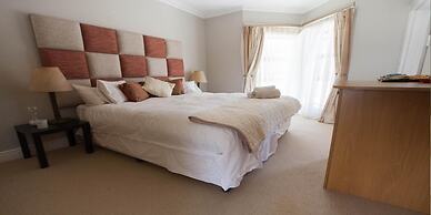 Fly me to the Moon Guest House